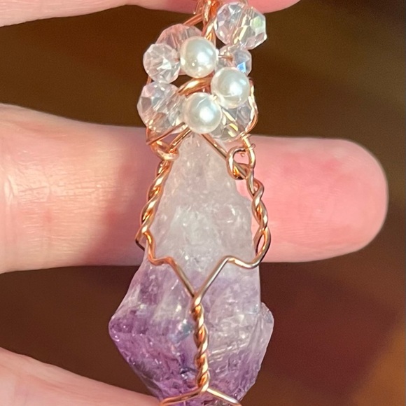 Elegant Amethyst quartz Crystal point Pendant Necklace! - Picture 5 of 6